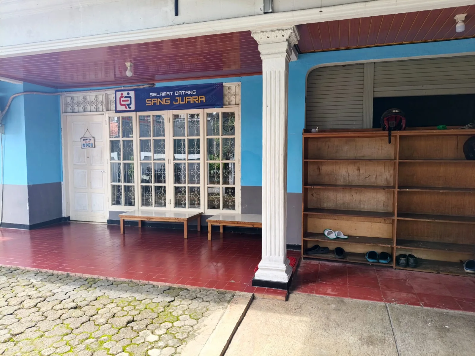Pintu Masuk — Quantum Research Kebayoran Lama