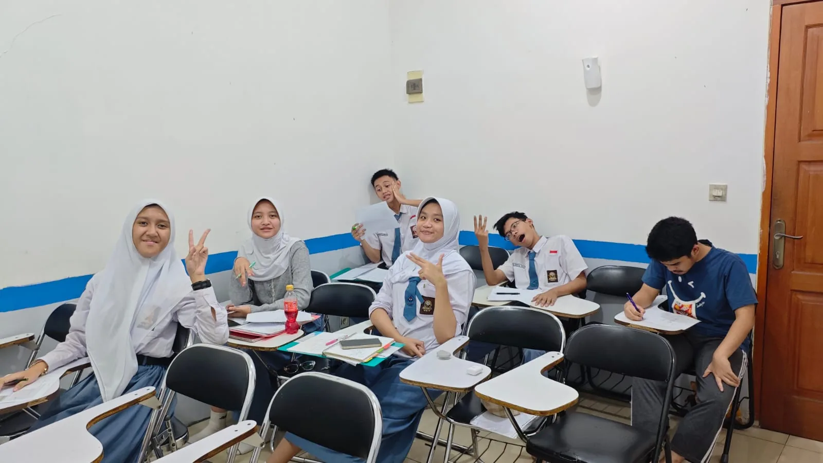 Suasana Kelas — Quantum Research Kayu Putih